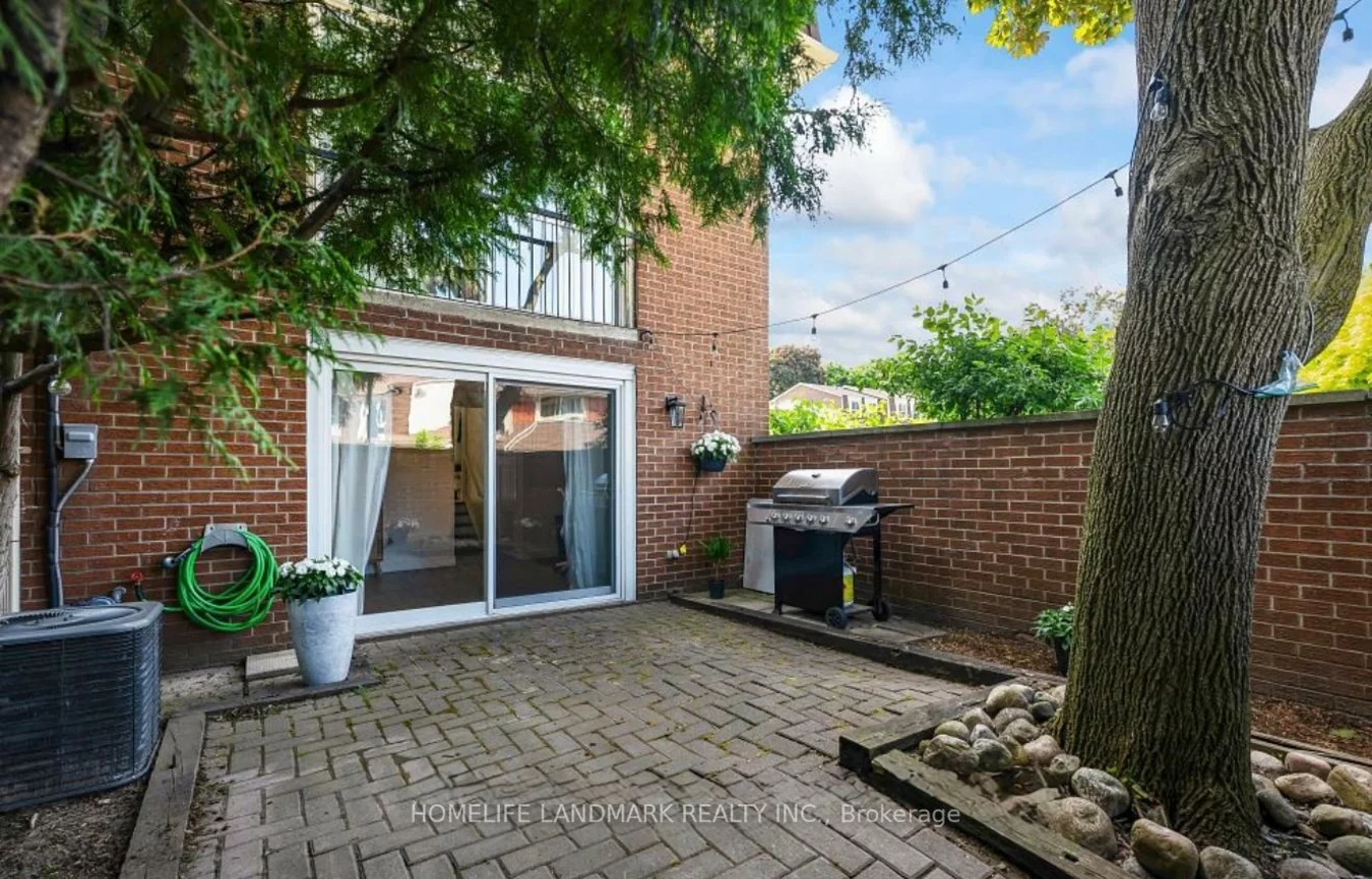 40, Dundalk, Dorset Park, Toronto