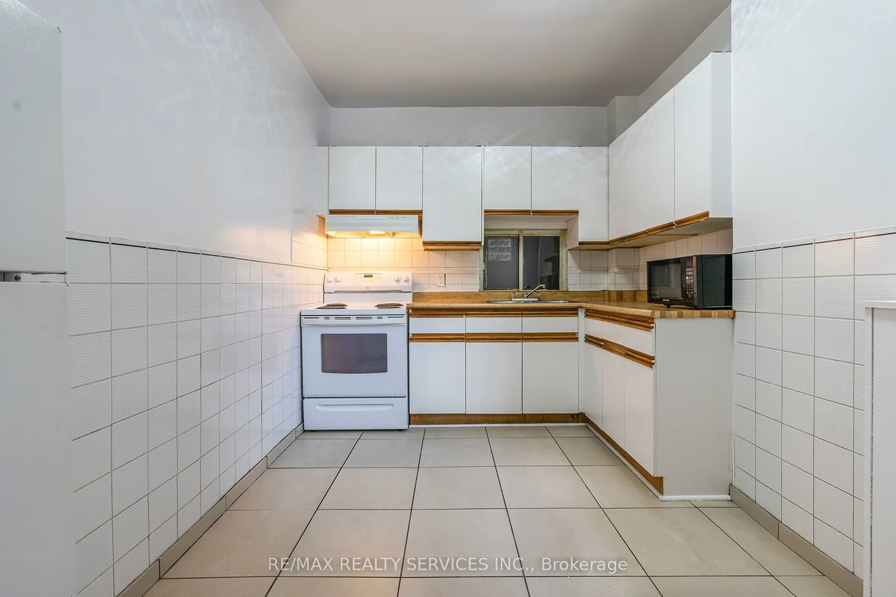 306, Greenwood, South Riverdale, Toronto
