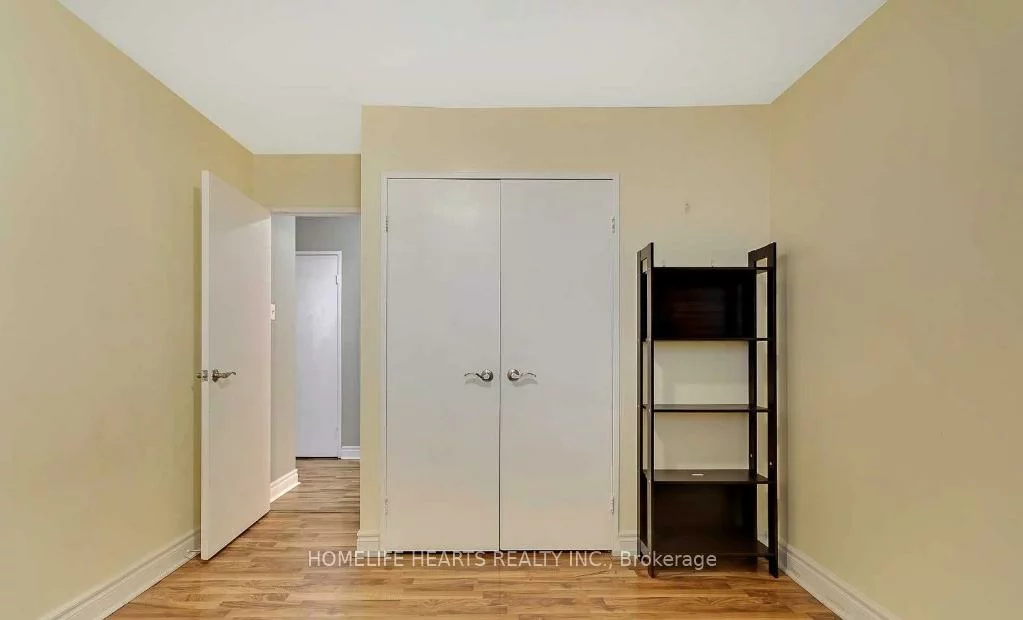 100, Dundalk, Dorset Park, Toronto