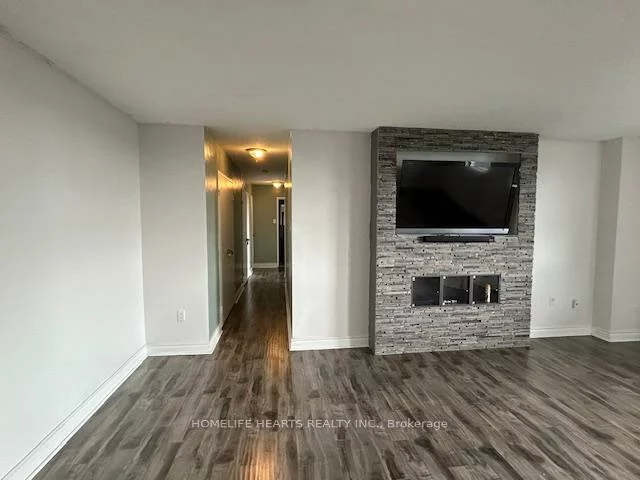 100, Dundalk, Dorset Park, Toronto