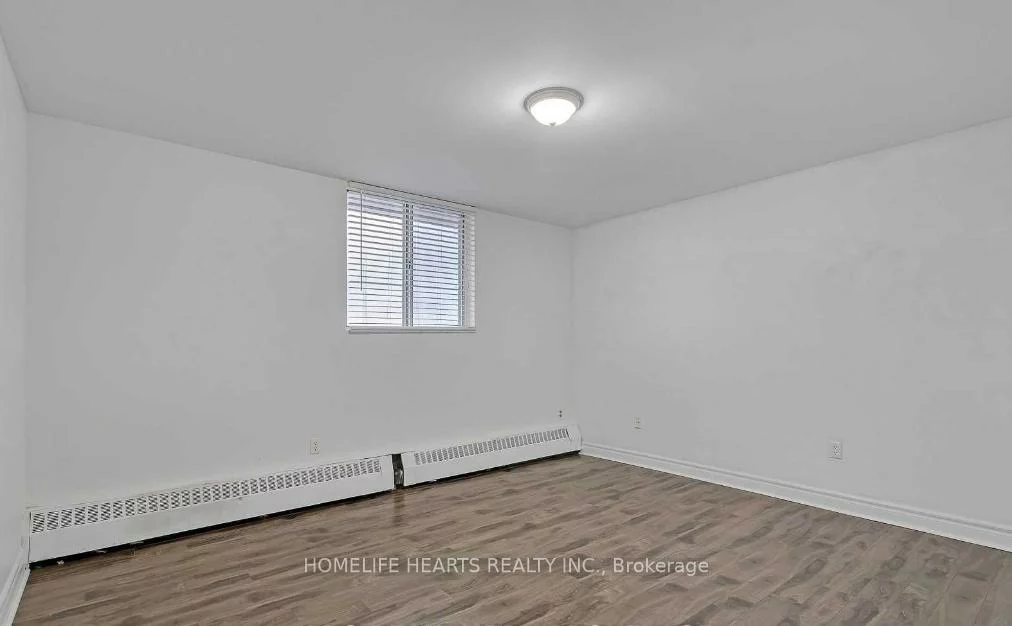 100, Dundalk, Dorset Park, Toronto
