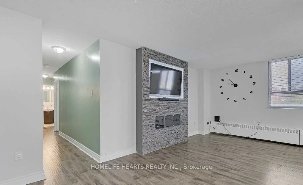 100, Dundalk, Dorset Park, Toronto