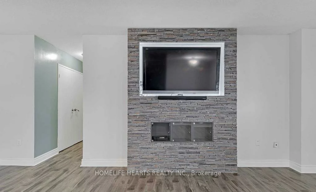100, Dundalk, Dorset Park, Toronto