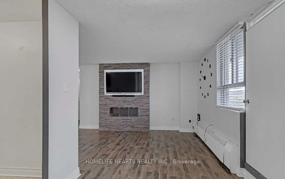 100, Dundalk, Dorset Park, Toronto