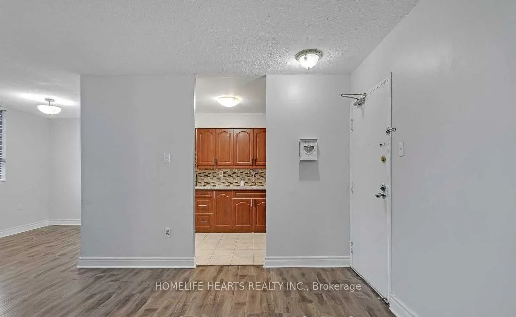 100, Dundalk, Dorset Park, Toronto