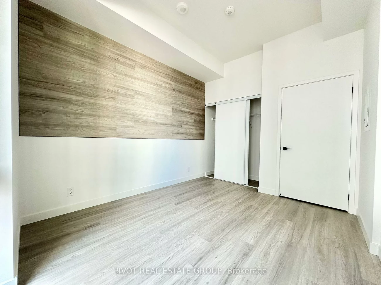 1050, Eastern, The Beaches, Toronto