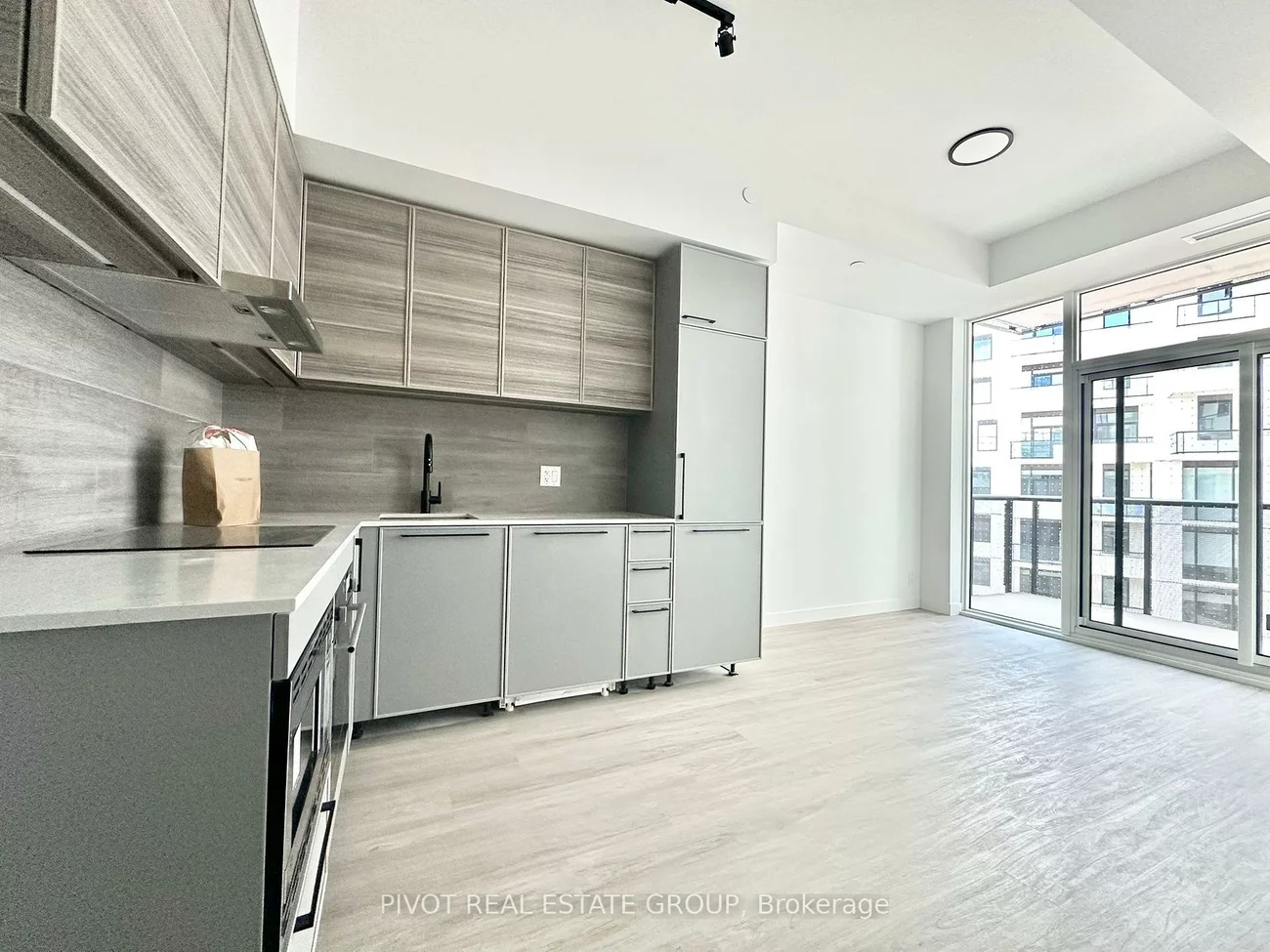 1050, Eastern, The Beaches, Toronto