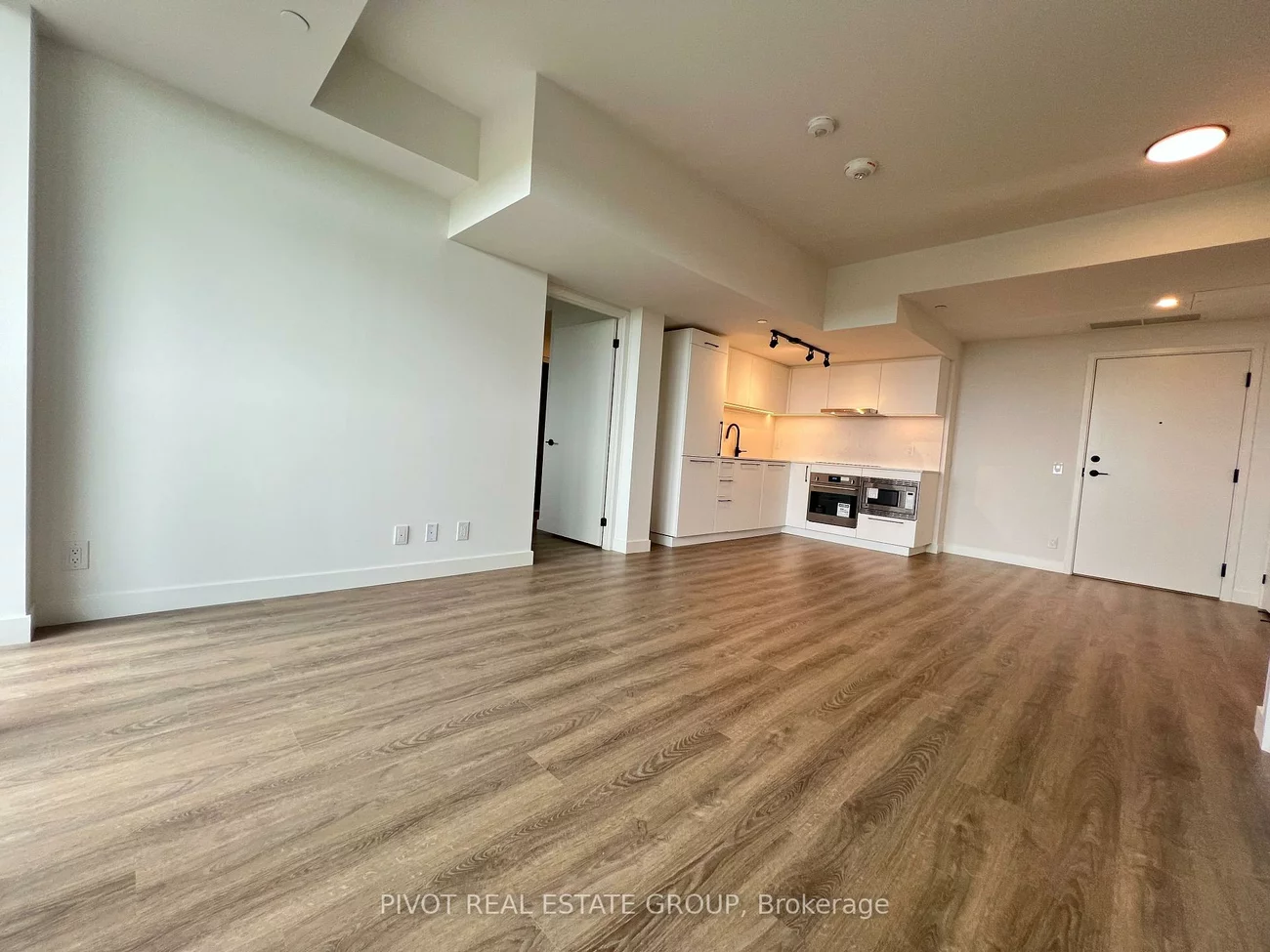 1050, Eastern, The Beaches, Toronto