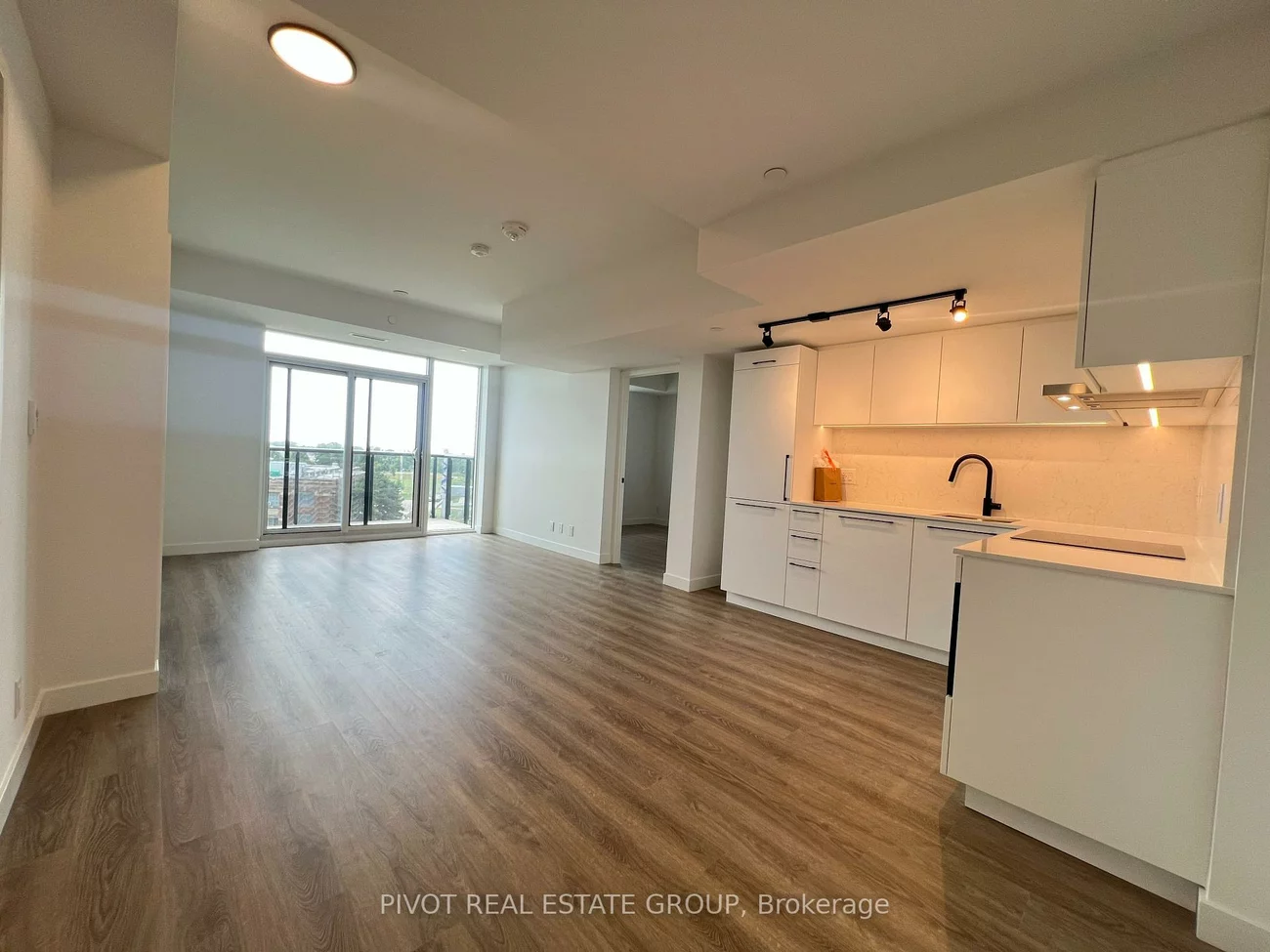 1050, Eastern, The Beaches, Toronto
