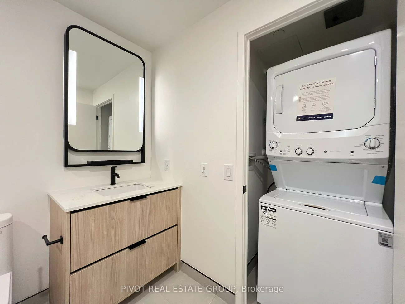 1050, Eastern, The Beaches, Toronto