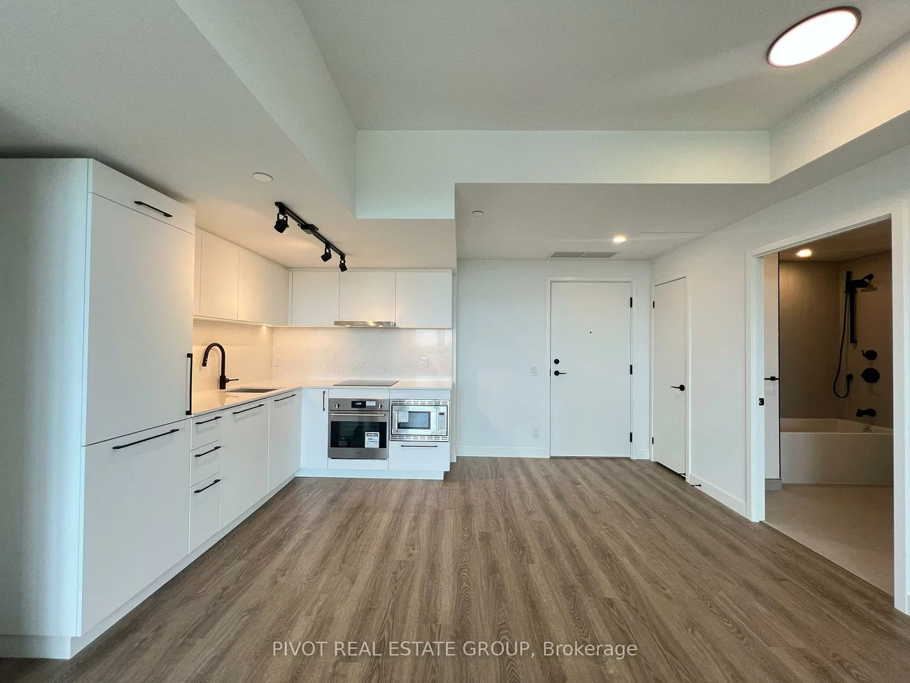 1050, Eastern, The Beaches, Toronto