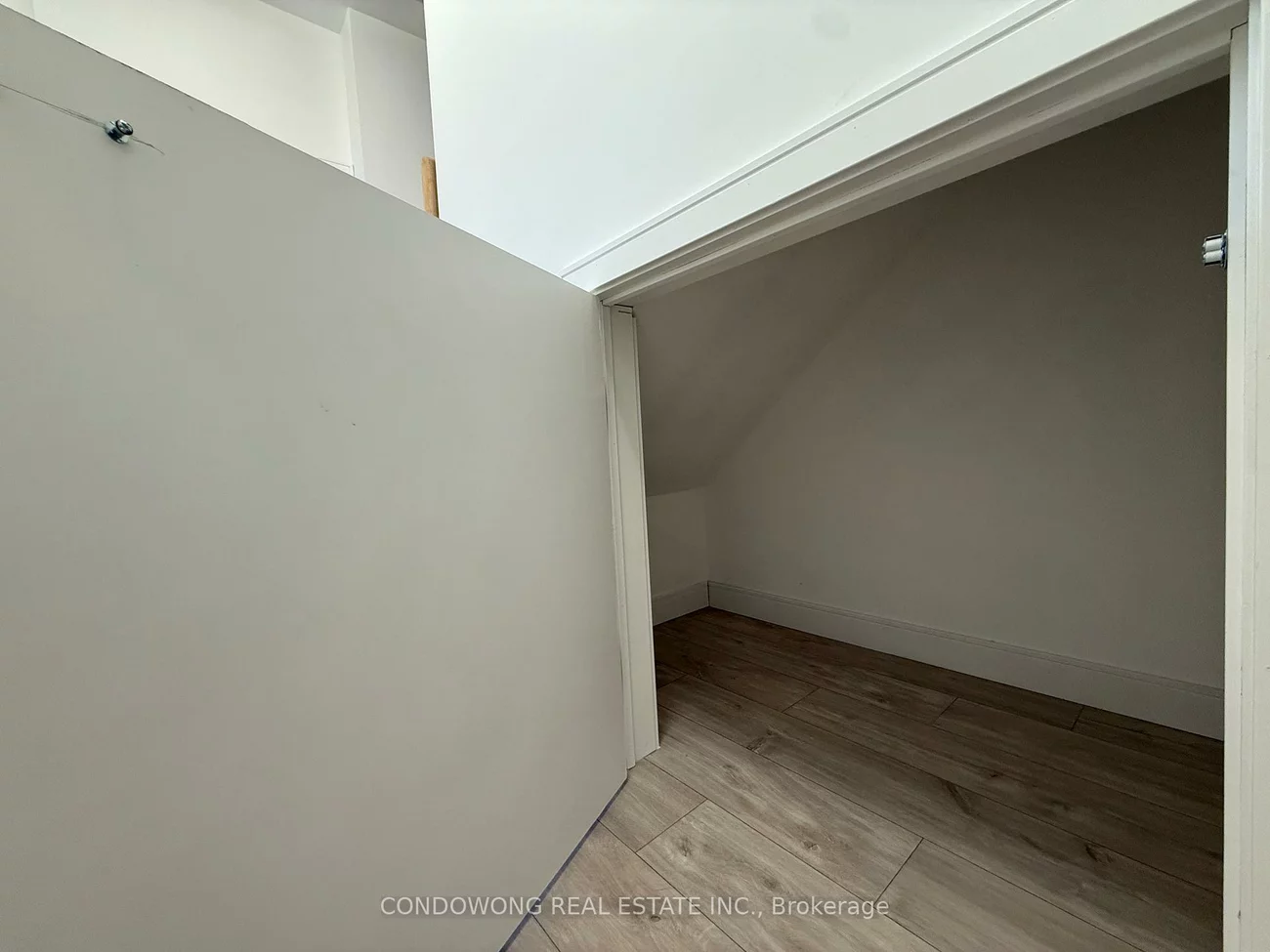 168, Clonmore, Birchcliffe-Cliffside, Toronto