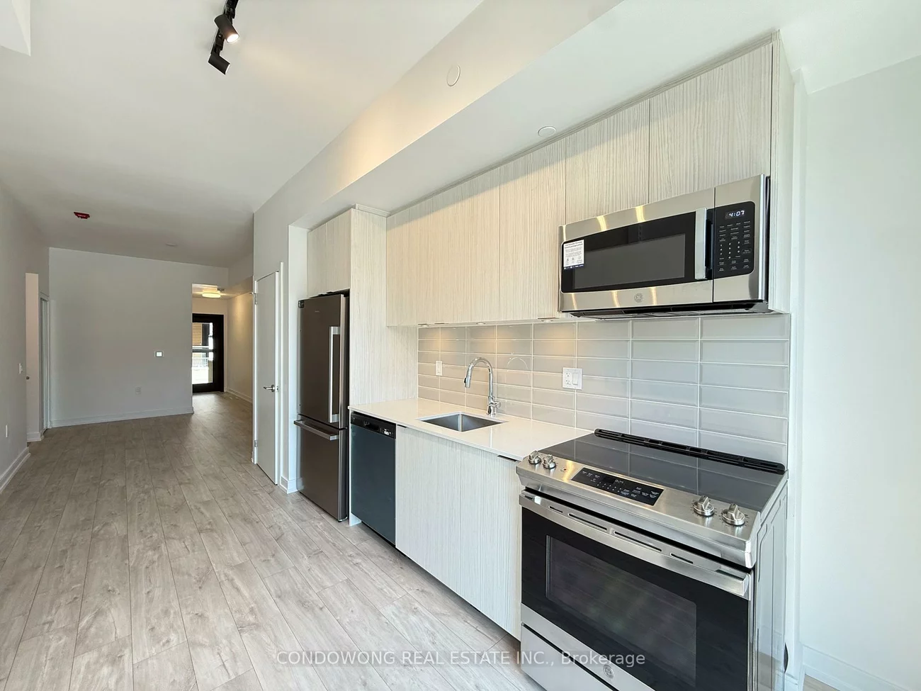 168, Clonmore, Birchcliffe-Cliffside, Toronto