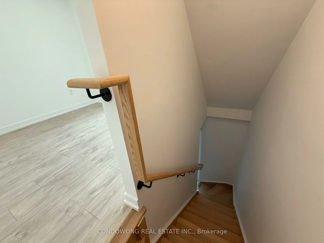168, Clonmore, Birchcliffe-Cliffside, Toronto