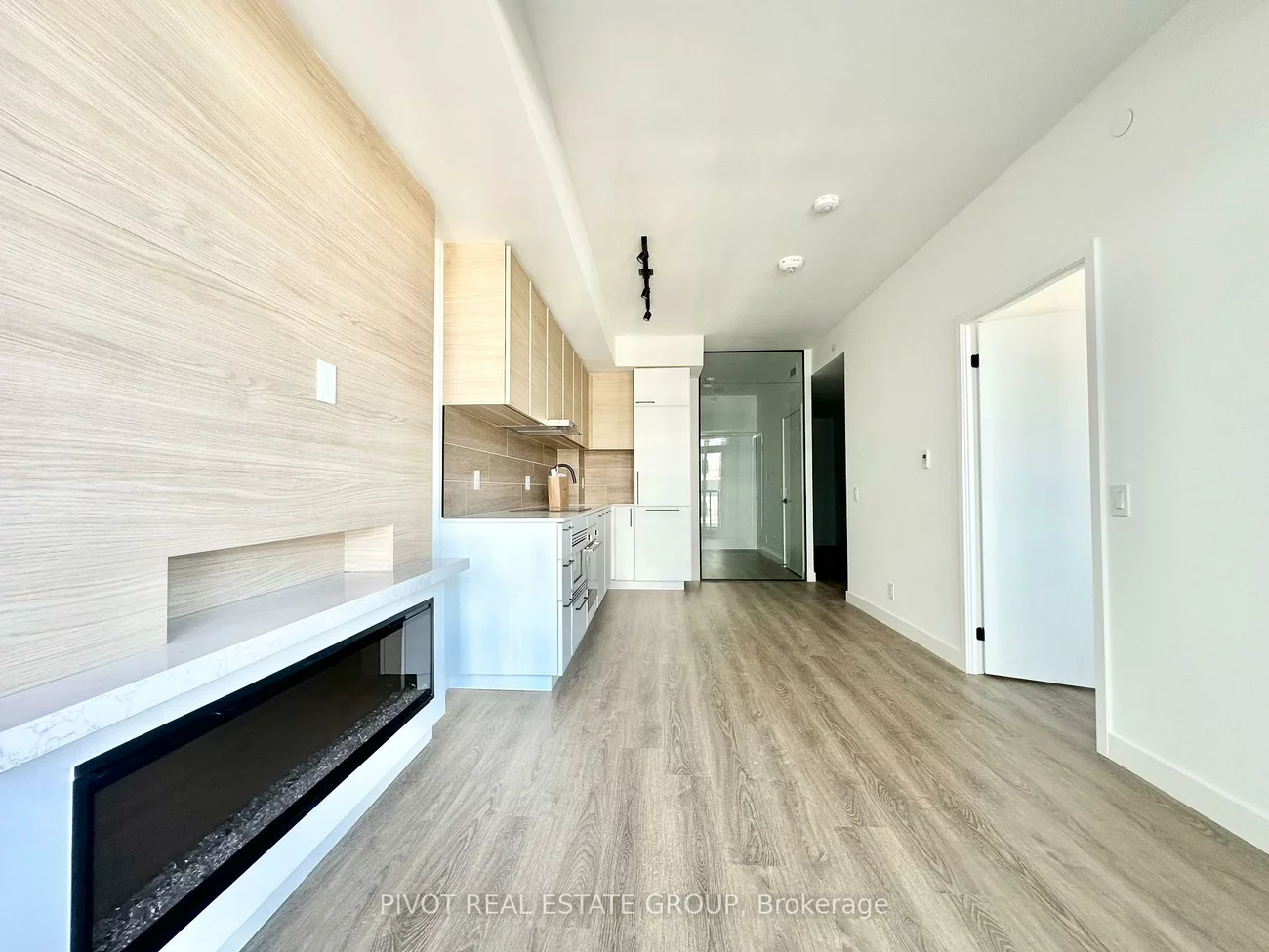 1050, Eastern, The Beaches, Toronto