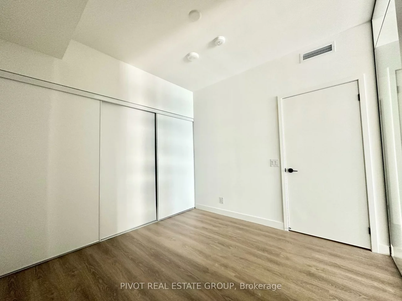 1050, Eastern, The Beaches, Toronto