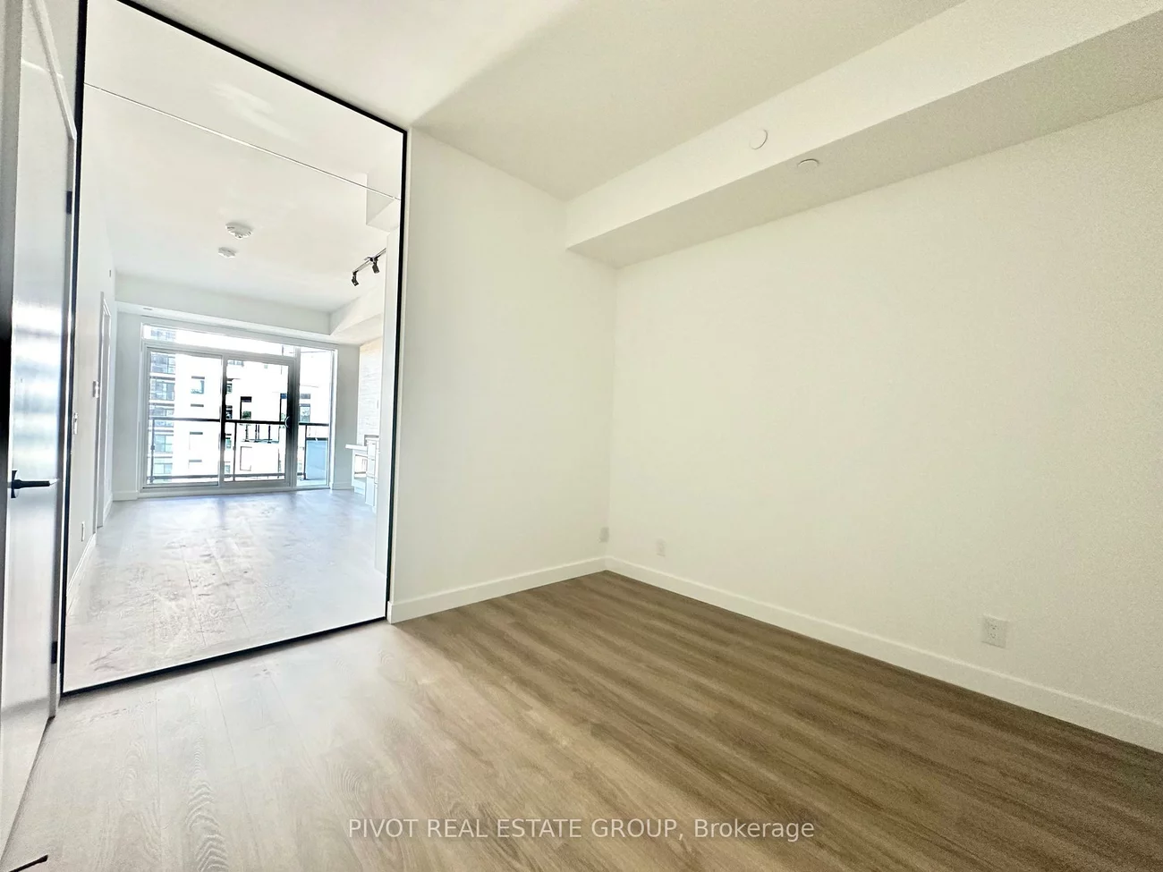 1050, Eastern, The Beaches, Toronto