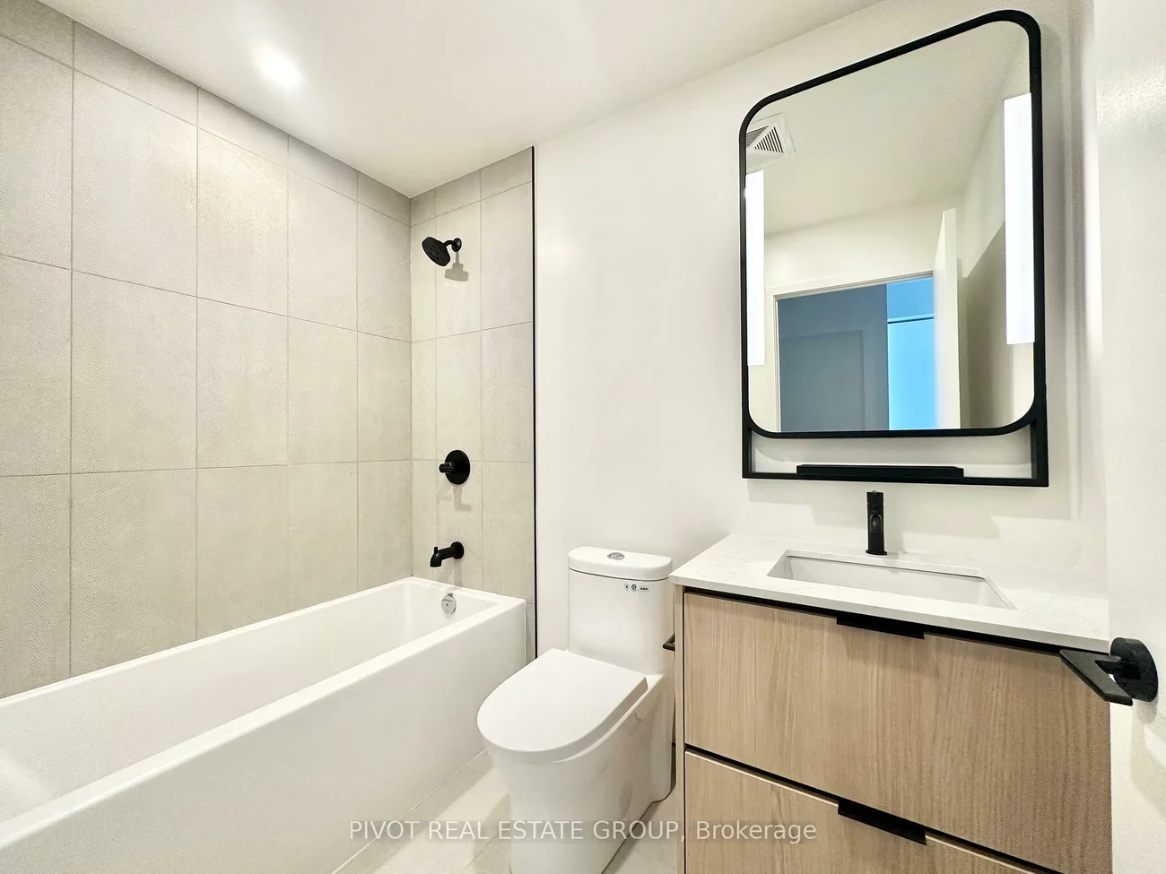 1050, Eastern, The Beaches, Toronto