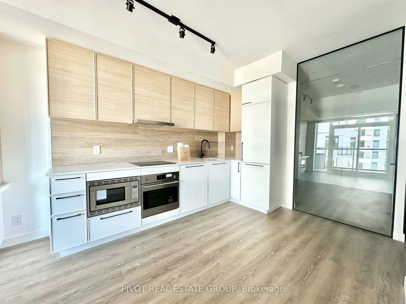 1050, Eastern, The Beaches, Toronto