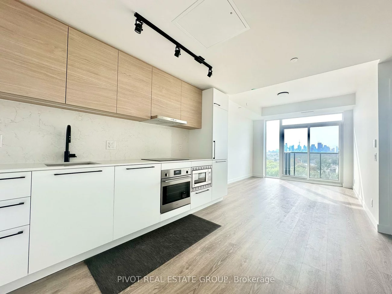 1050, Eastern, The Beaches, Toronto