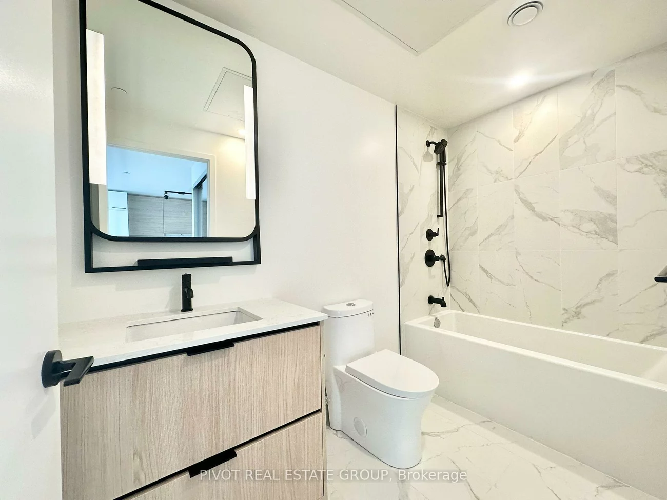 1050, Eastern, The Beaches, Toronto