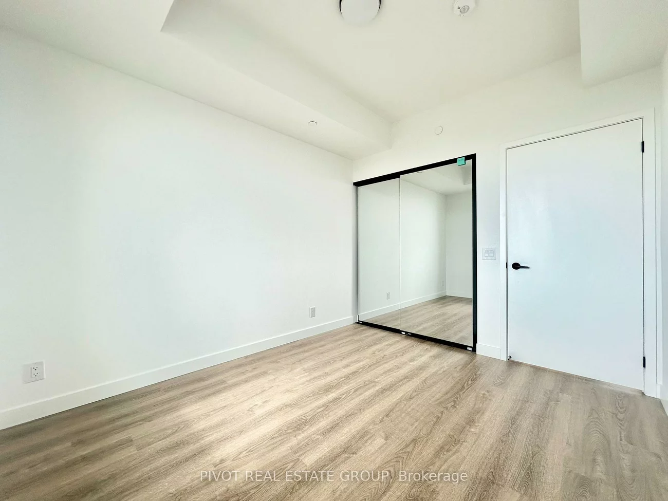 1050, Eastern, The Beaches, Toronto