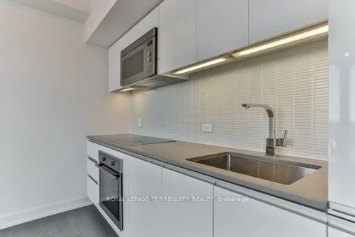 1238, Dundas, South Riverdale, Toronto