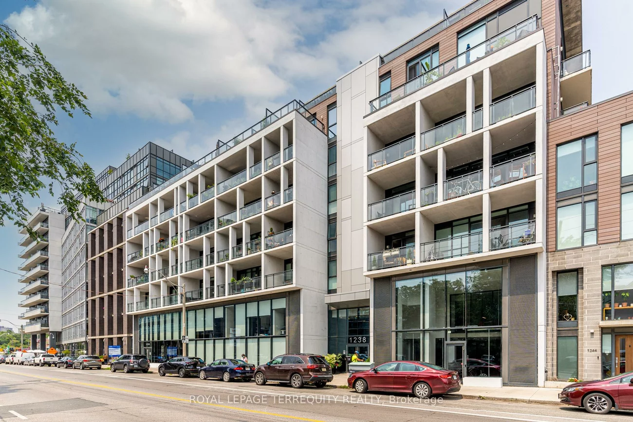 1238, Dundas, South Riverdale, Toronto