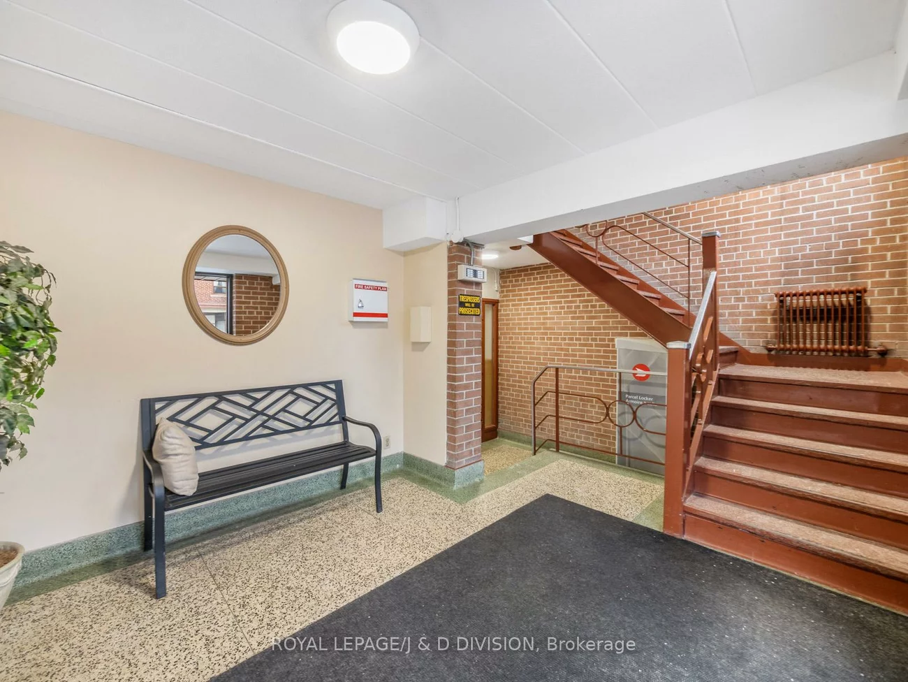 325, Sammon, Danforth Village-East York, Toronto