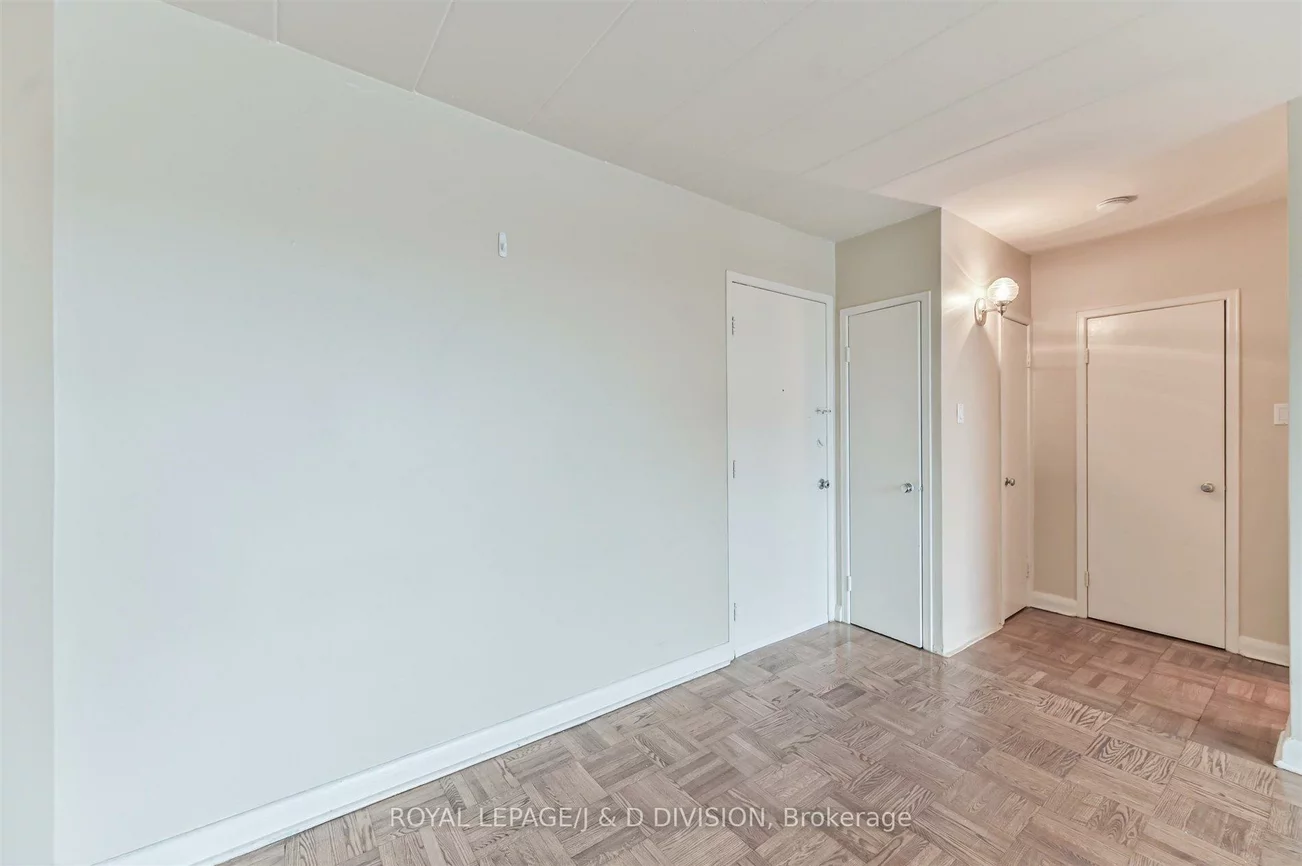 325, Sammon, Danforth Village-East York, Toronto