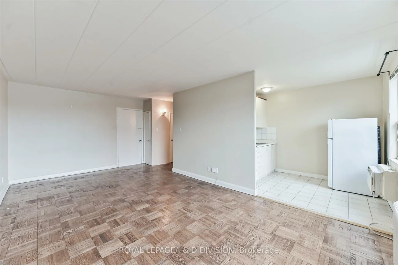 325, Sammon, Danforth Village-East York, Toronto