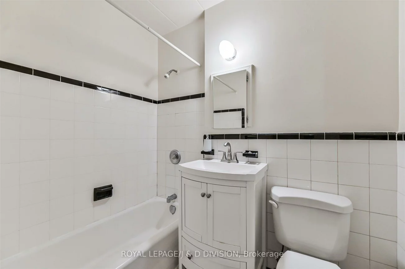 325, Sammon, Danforth Village-East York, Toronto