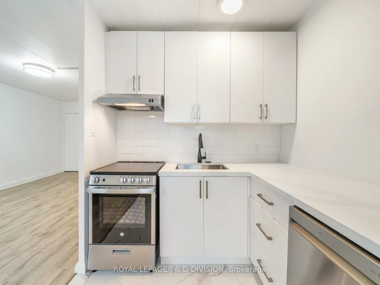 325, Sammon, Danforth Village-East York, Toronto