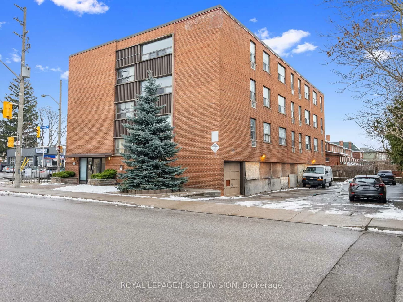 325, Sammon, Danforth Village-East York, Toronto