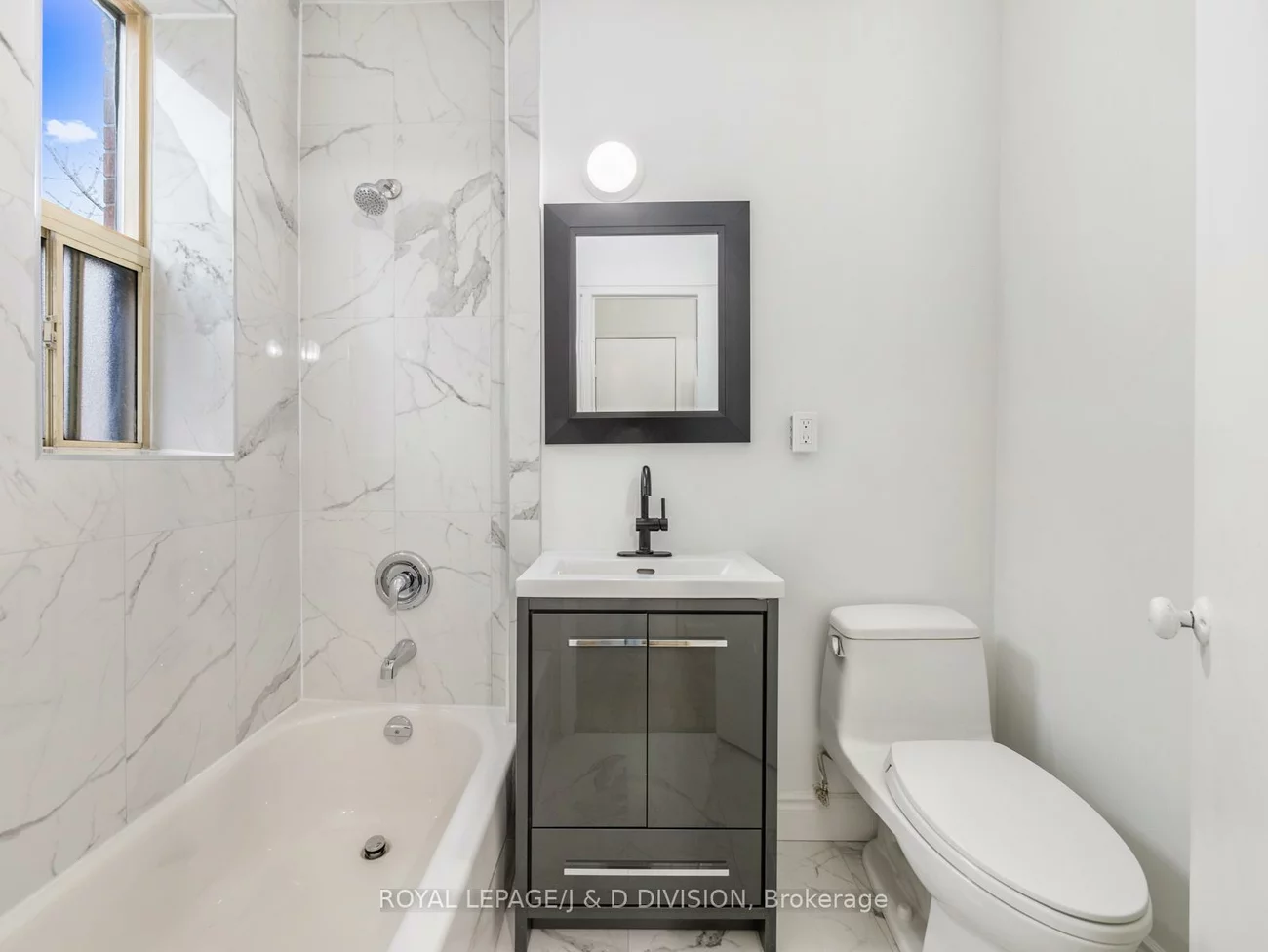 325, Sammon, Danforth Village-East York, Toronto