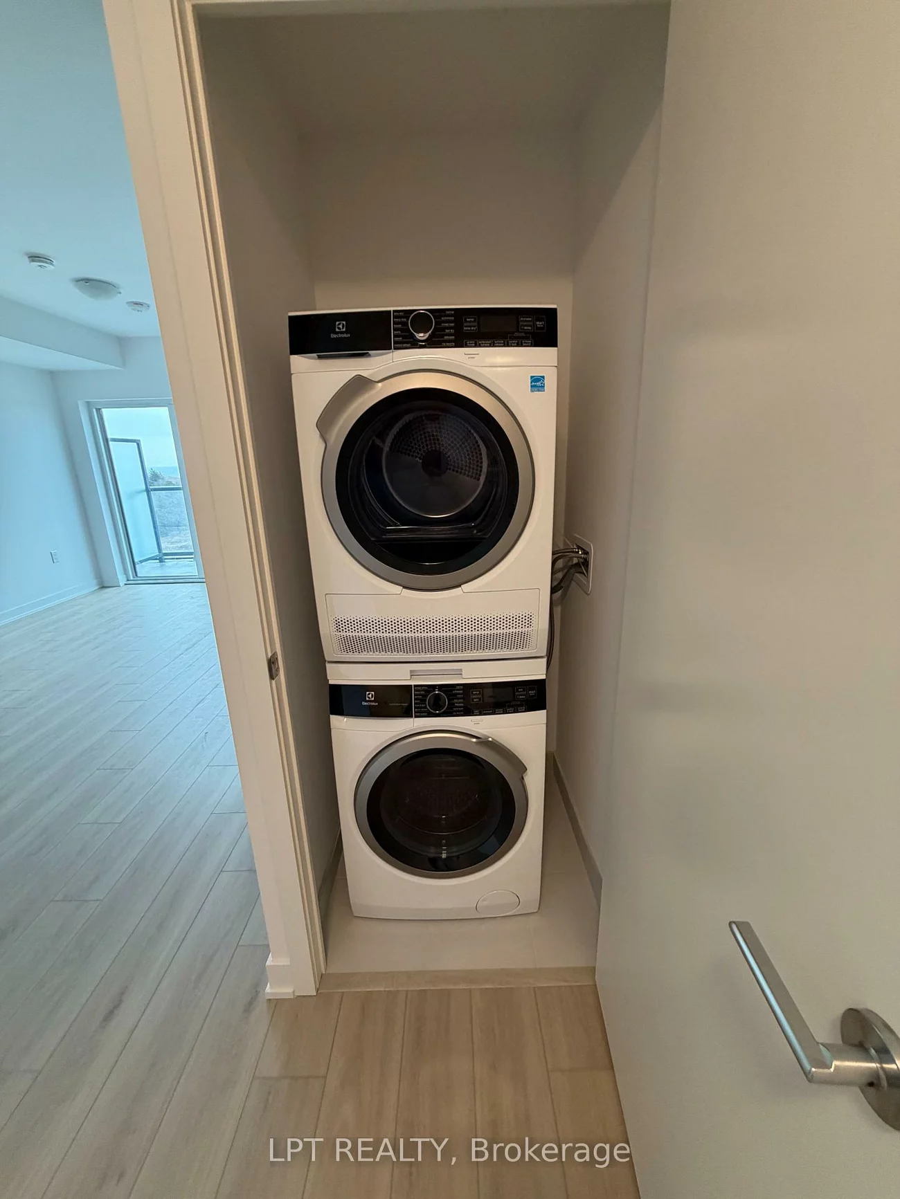 7437, Kingston, Rouge E11, Toronto