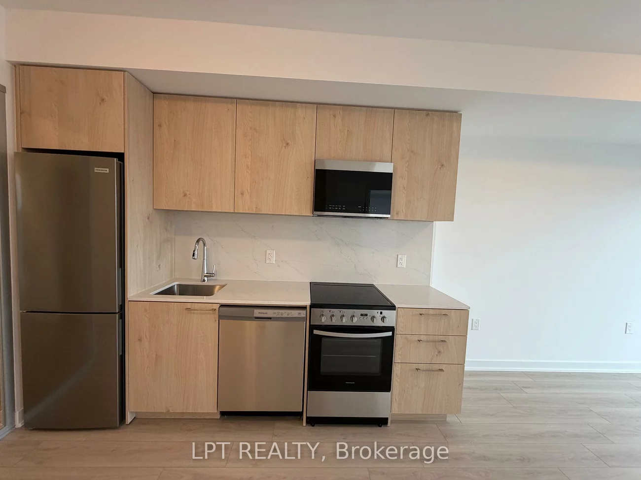 7437, Kingston, Rouge E11, Toronto