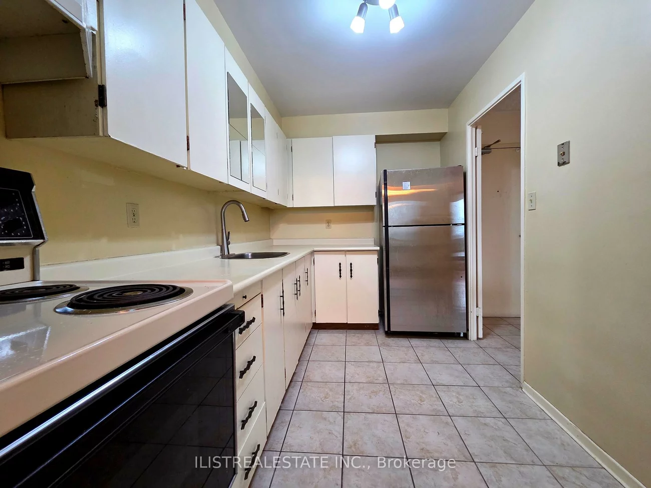 5, Massey, Crescent Town, Toronto