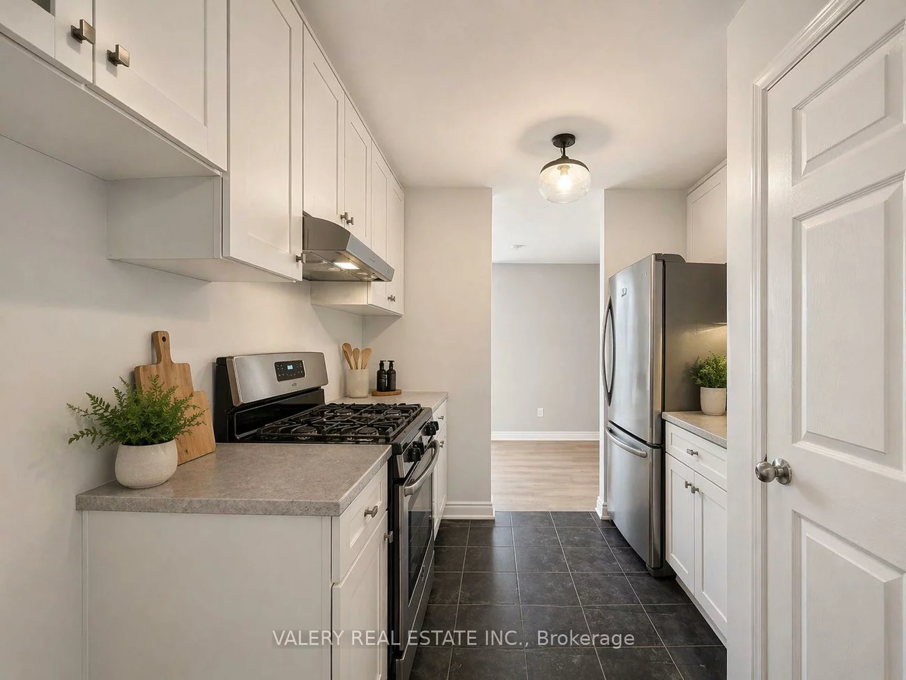 11, Glenburn, O'Connor-Parkview, Toronto