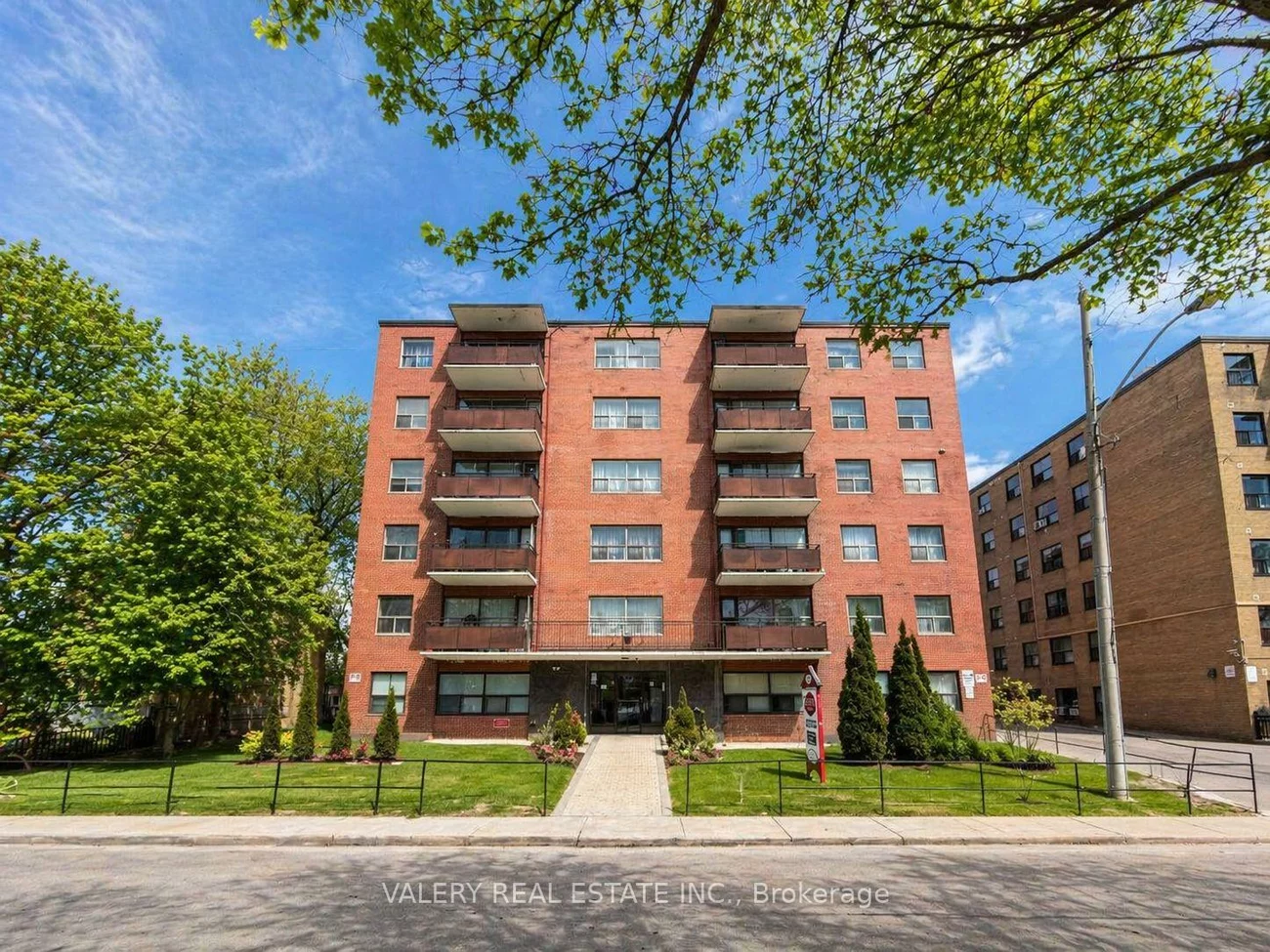 11, Glenburn, O'Connor-Parkview, Toronto