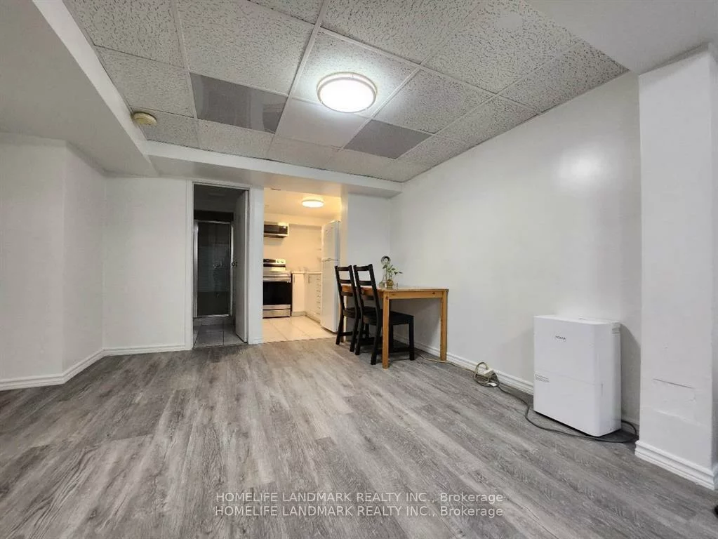 1500, Sandhurst, Agincourt North, Toronto