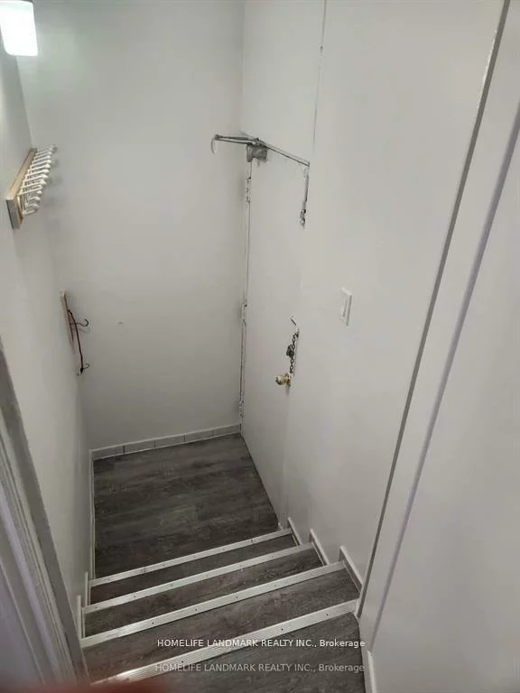 1500, Sandhurst, Agincourt North, Toronto