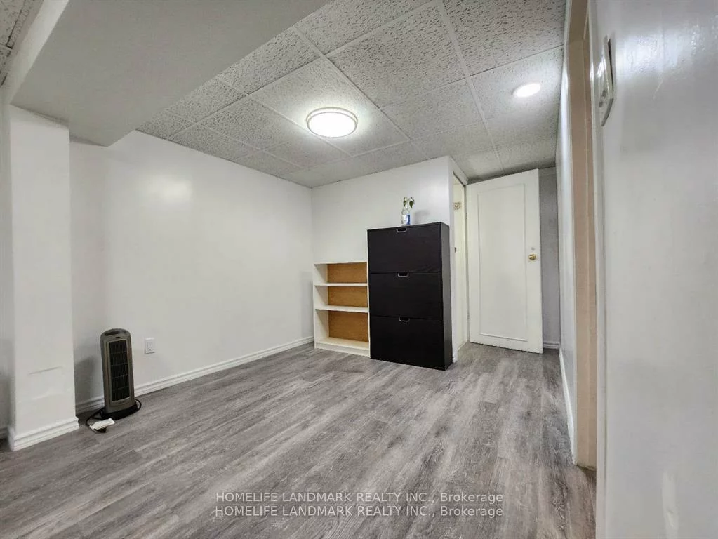 1500, Sandhurst, Agincourt North, Toronto