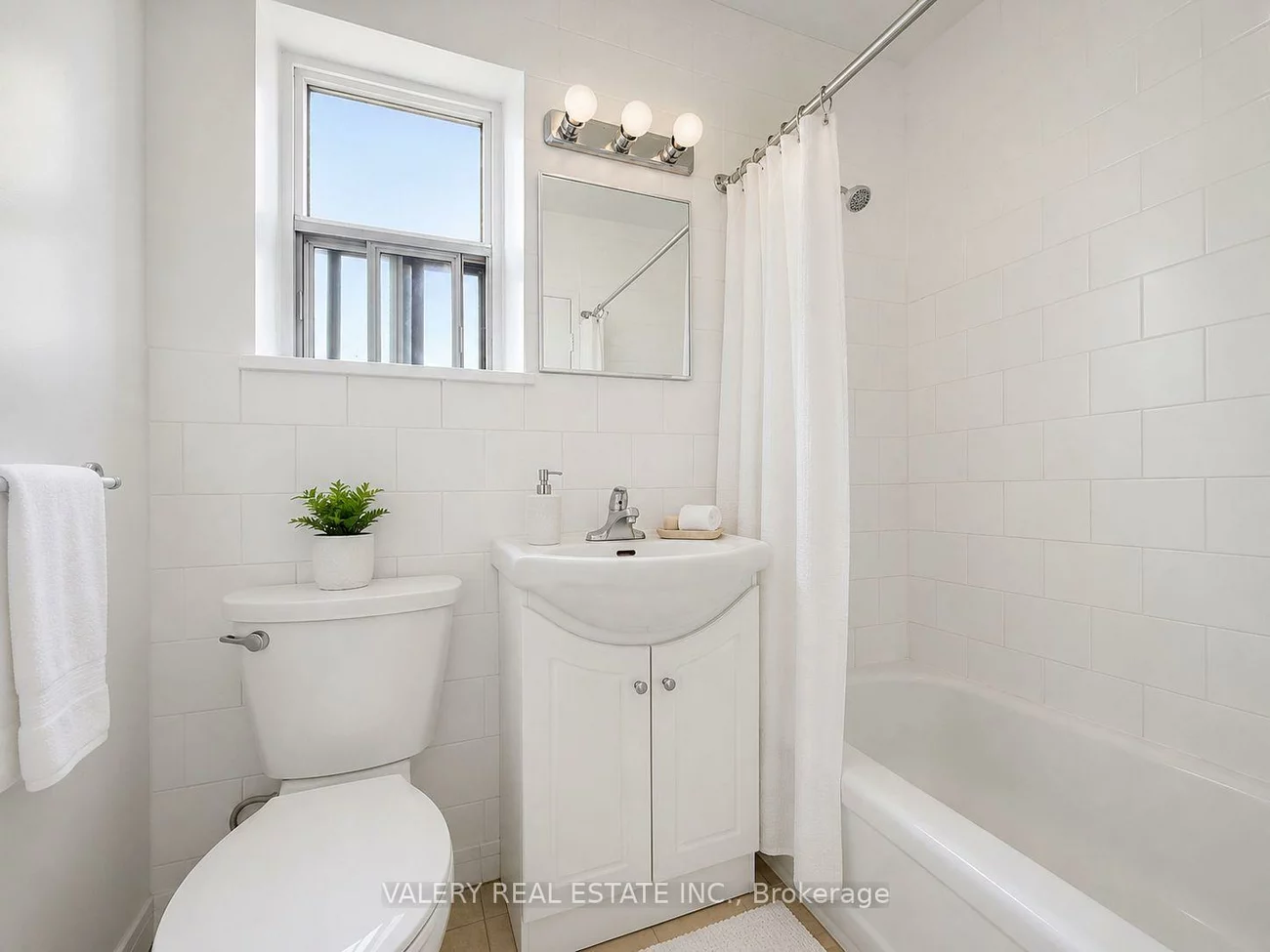 1725, Lawrence, Wexford-Maryvale, Toronto