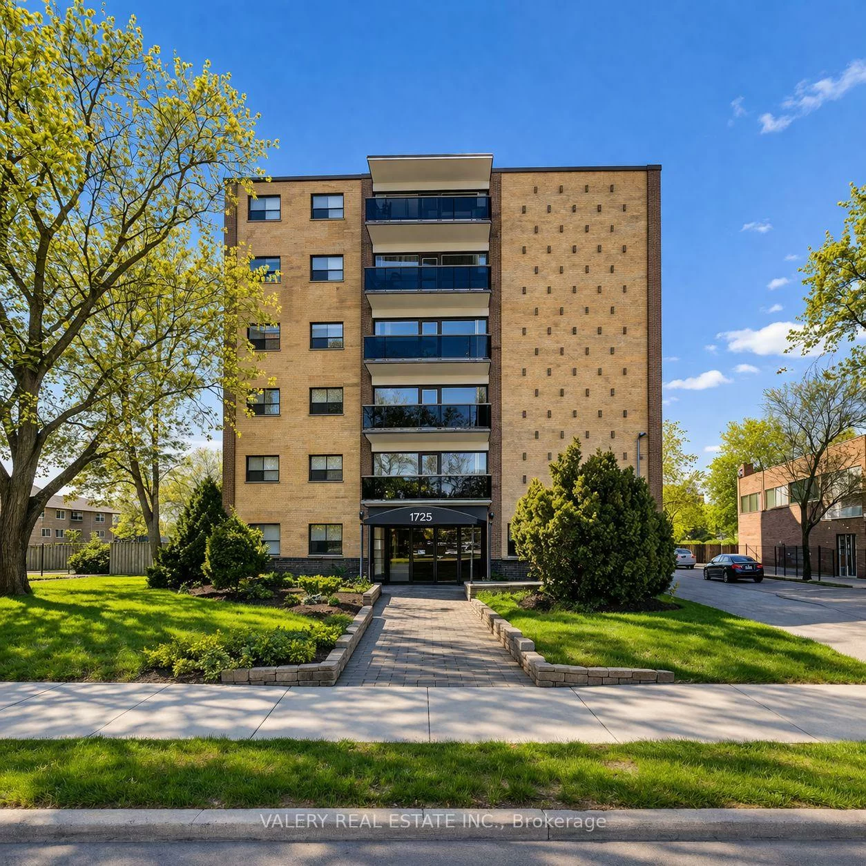 1725, Lawrence, Wexford-Maryvale, Toronto