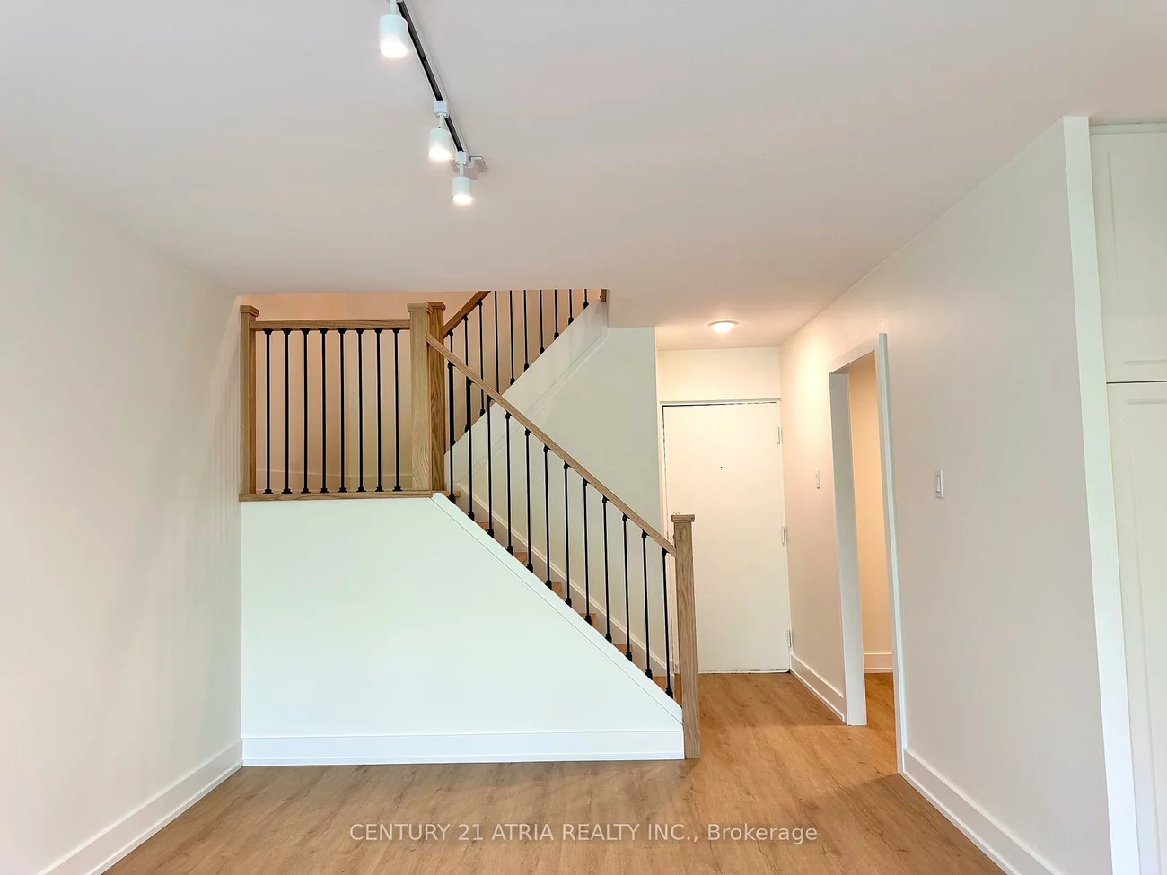 3765, Sheppard, Tam O'Shanter-Sullivan, Toronto