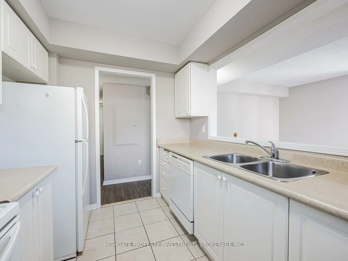 200, McLevin, Rouge E11, Toronto