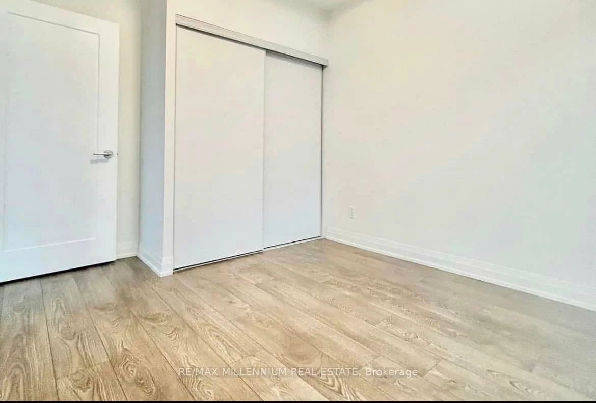 286, Main, East End-Danforth, Toronto