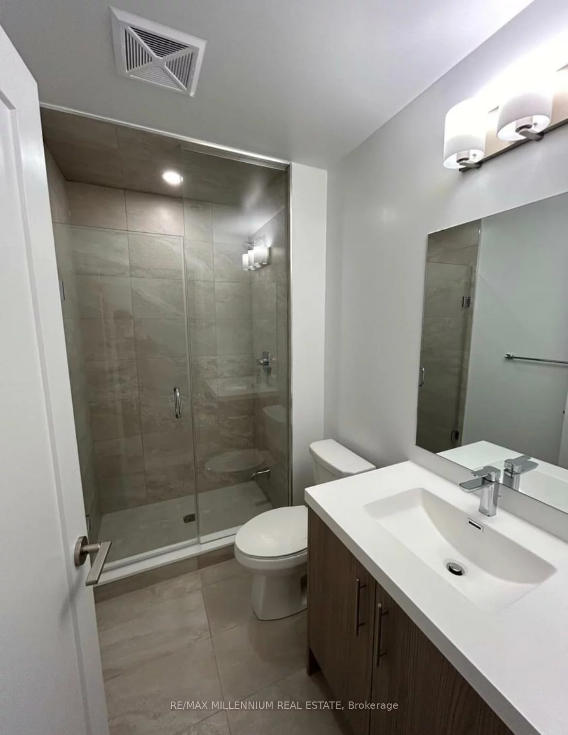 286, Main, East End-Danforth, Toronto