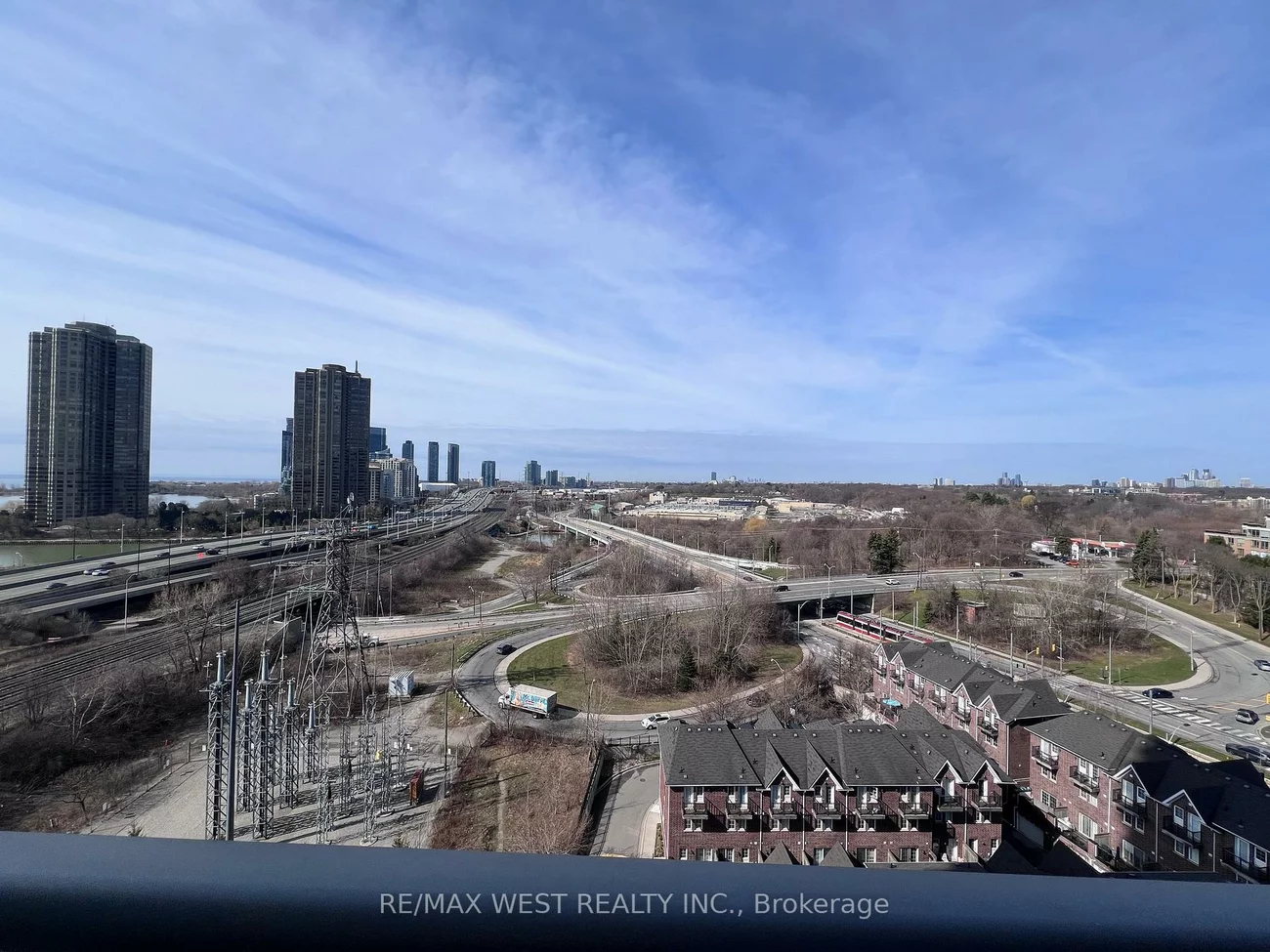 105, The Queensway, High Park-Swansea, Toronto